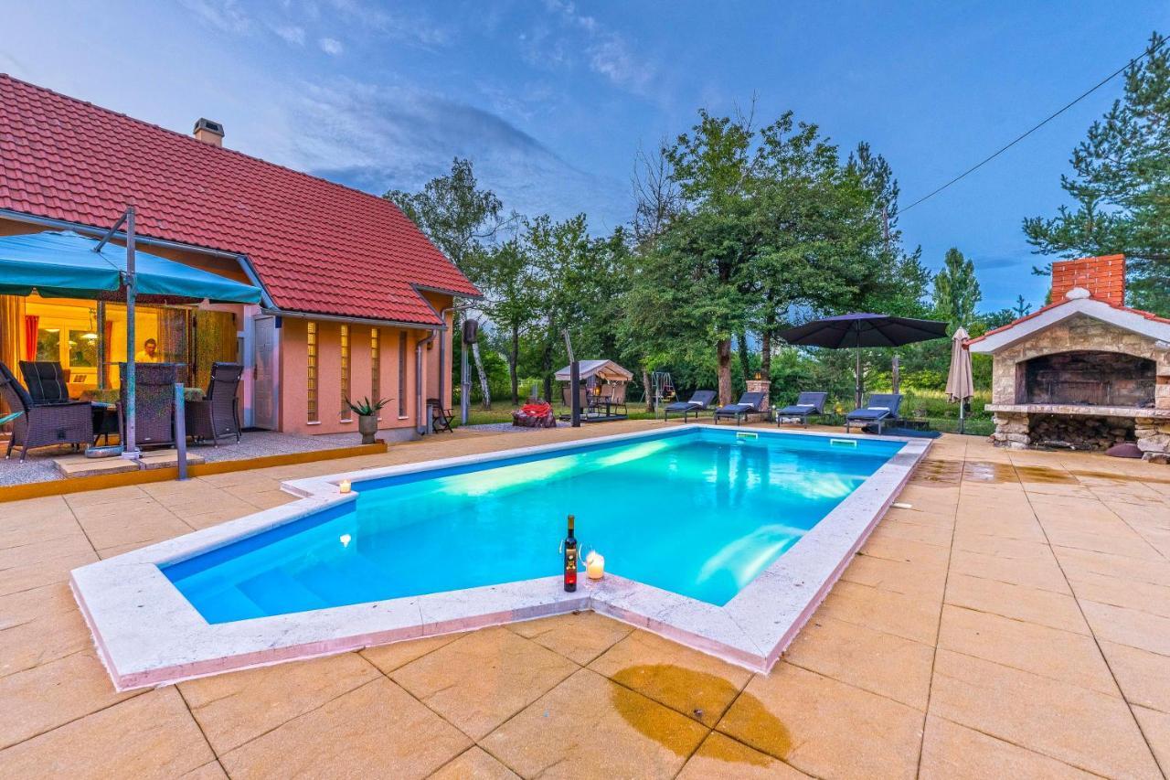 Villa Suzana'S Nature Hideout Gospić Dış mekan fotoğraf